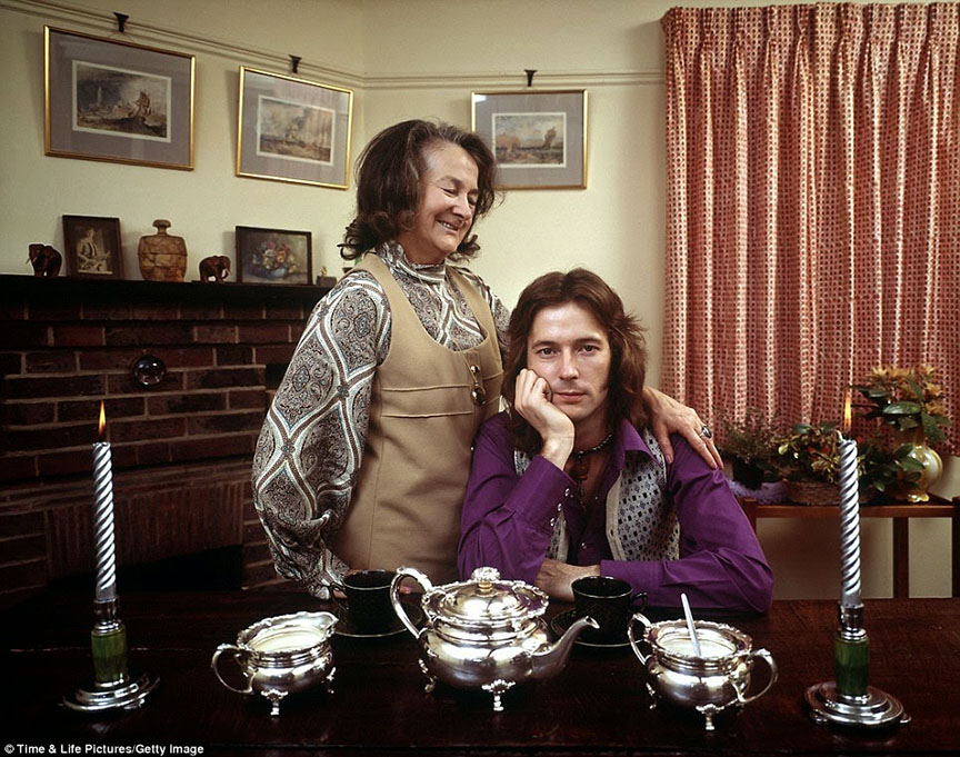 70s-rock-stars-at-home-with-their-parent