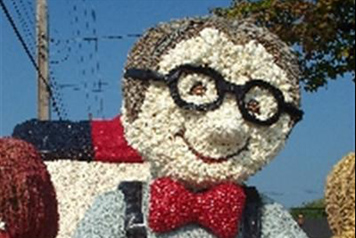 Valparaiso popcorn festival Orville float