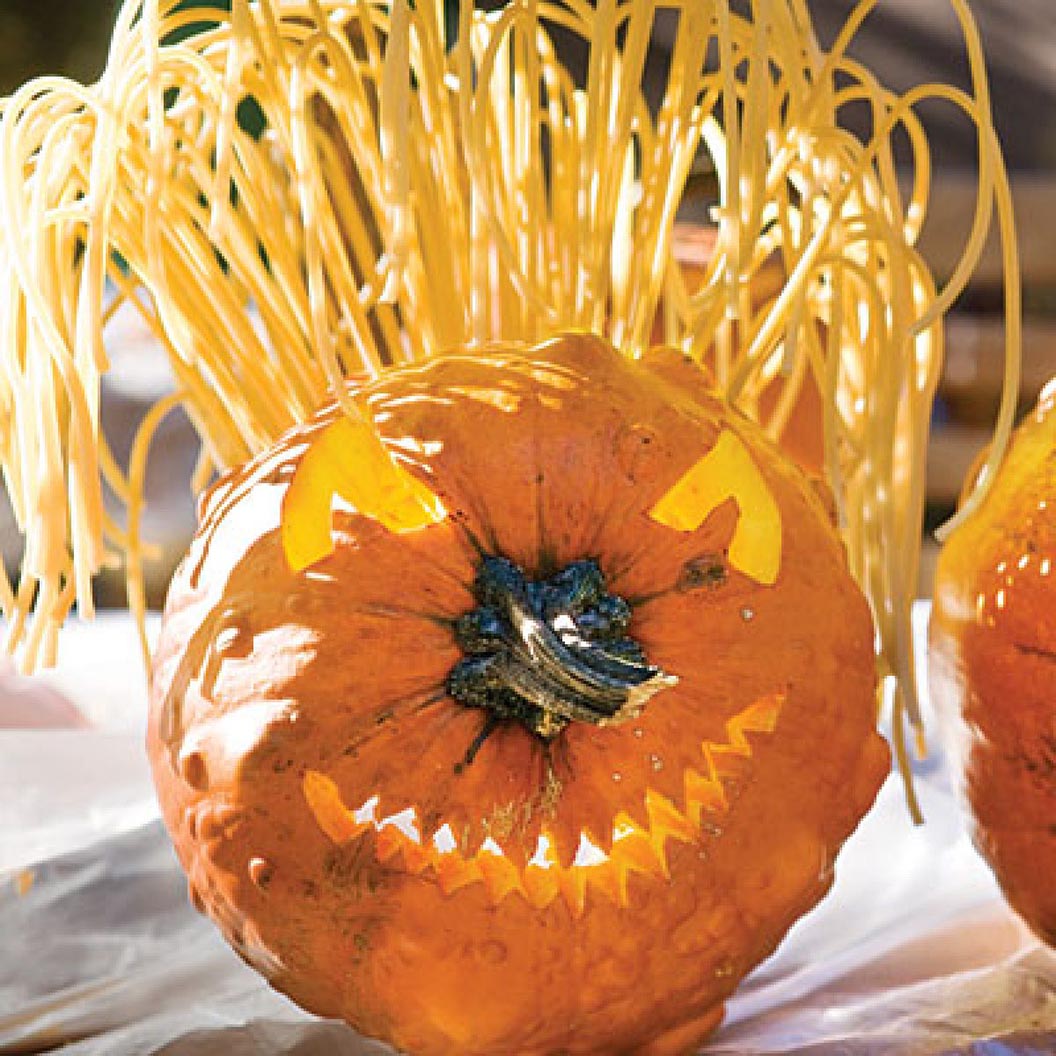 Using Household Objects to Decorate Your Pumpkin! - Pee-wee's blog