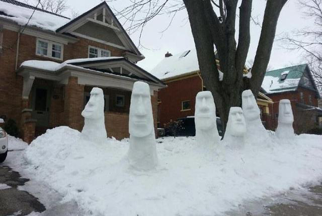 Moai snowmen by JMRICHT