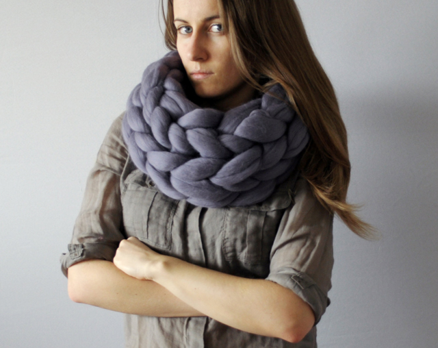 Arm-knitting-infinity-scarf