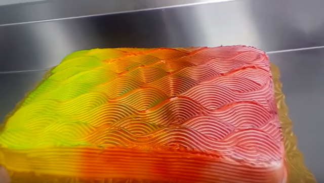 Color-Changing-Cake-1