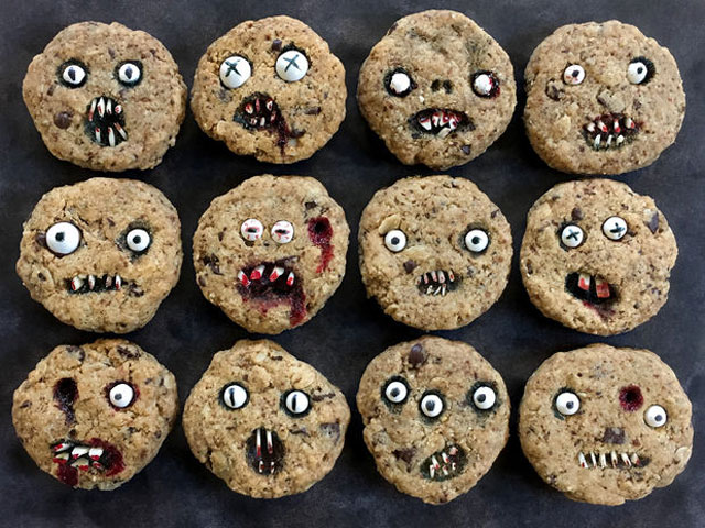 creepy-chocolate-chip-cookies
