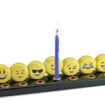 Emoji menorah