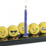 Emoji-menorah-featured