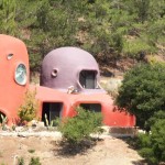 Exterior-of-the-Flintstone-House