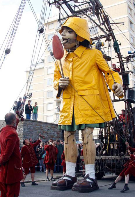 Giant Marionettes #9