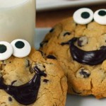 Happy-chocolate-chip-cookies-featured