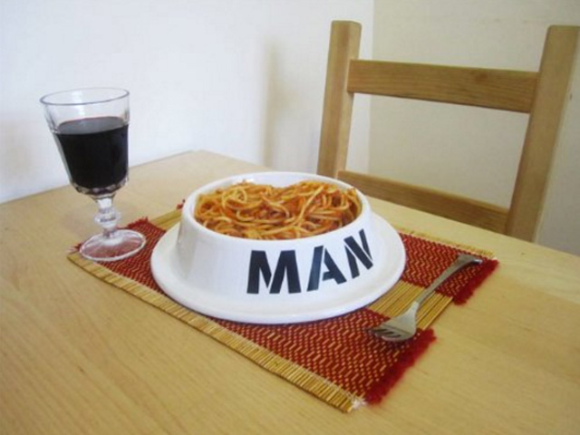 Man-Bowl-with-spagheiit
