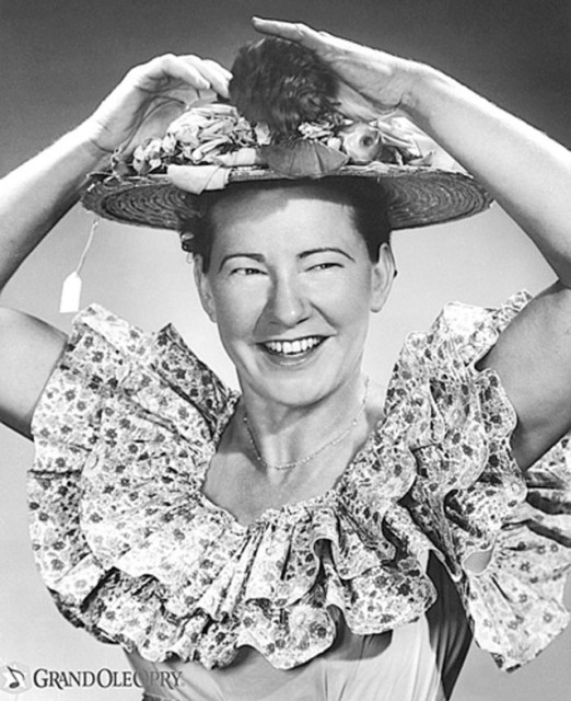 This Minnie Pearl Sculpture is Made With Chicken Wire!! - Pee-wee's blog