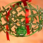 Mistletoe-drone-by-Hammacher-Schlemmer-318