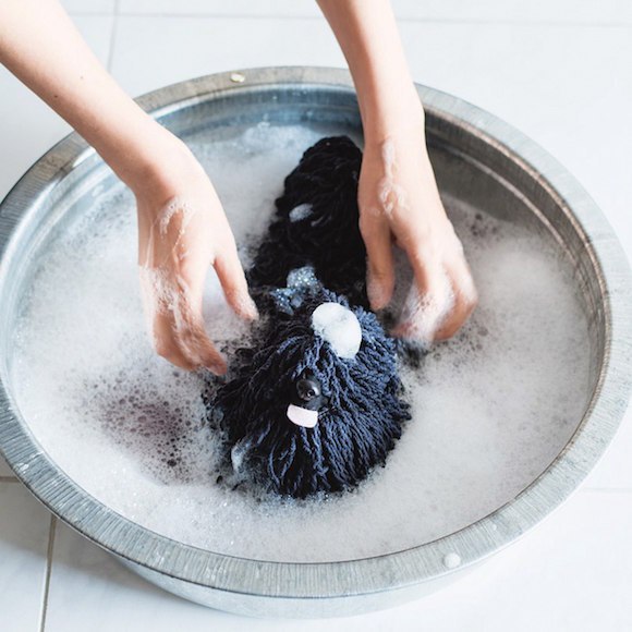 Mop dog bath - Pee-wee's blog