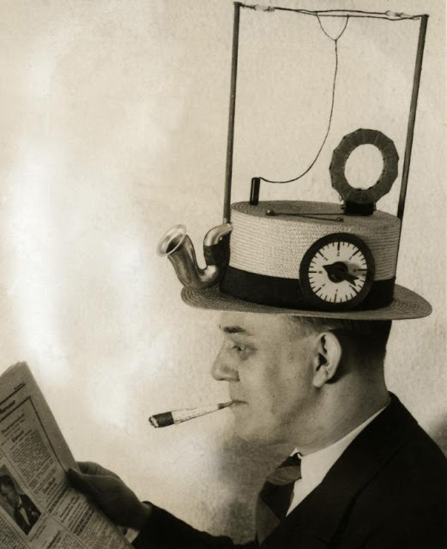 Portable-radio-hat-straw-hat-1931