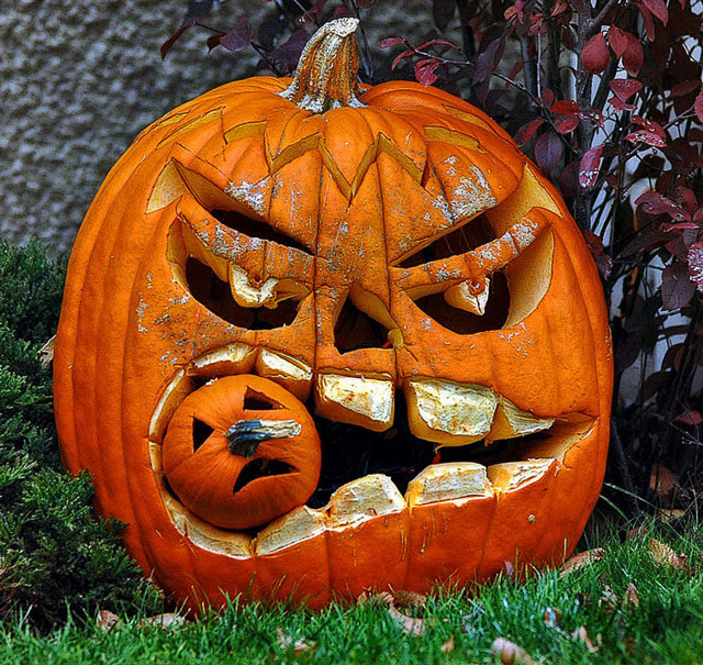 pumpkin-with-pumpkin-in-his-mouth