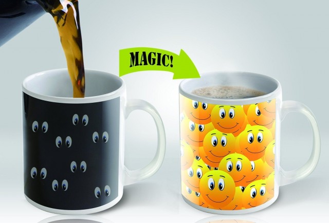 Smiley face magic mug