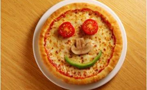 Smiley face pizza
