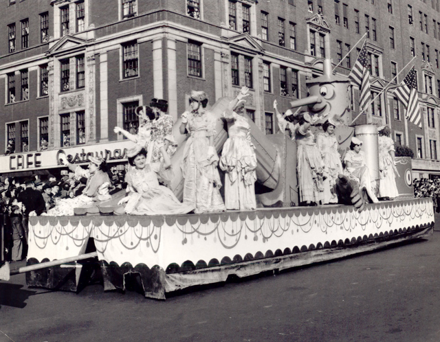 Tin-Man-Float-1940s