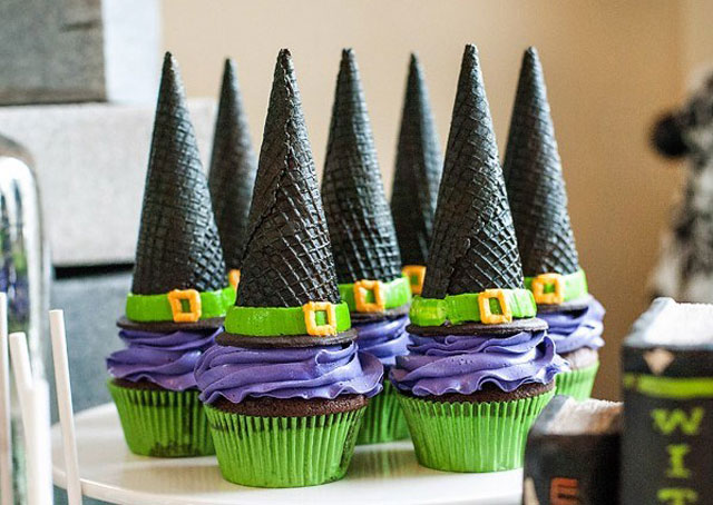 witch-hat-cupcakes