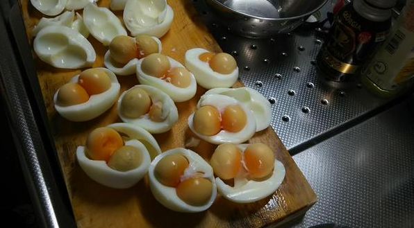 double yolks eggs