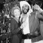 nancy-reagan-and-mr-t-decked-out-as-santa-pose-in-front-of-the-white-house-tree-in-1983